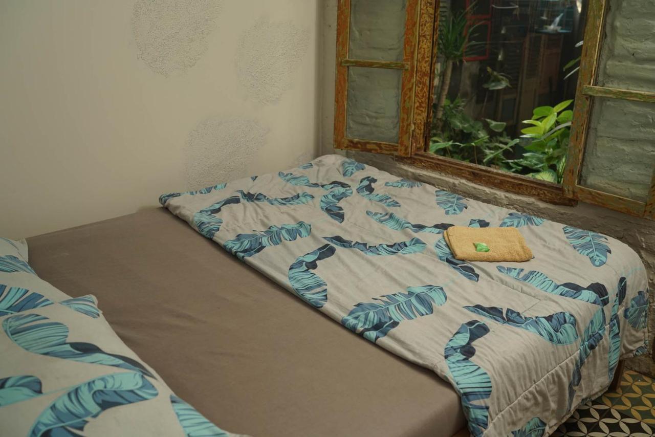Happy House Bnb Bromo Backpacker Probolinggo Exterior photo