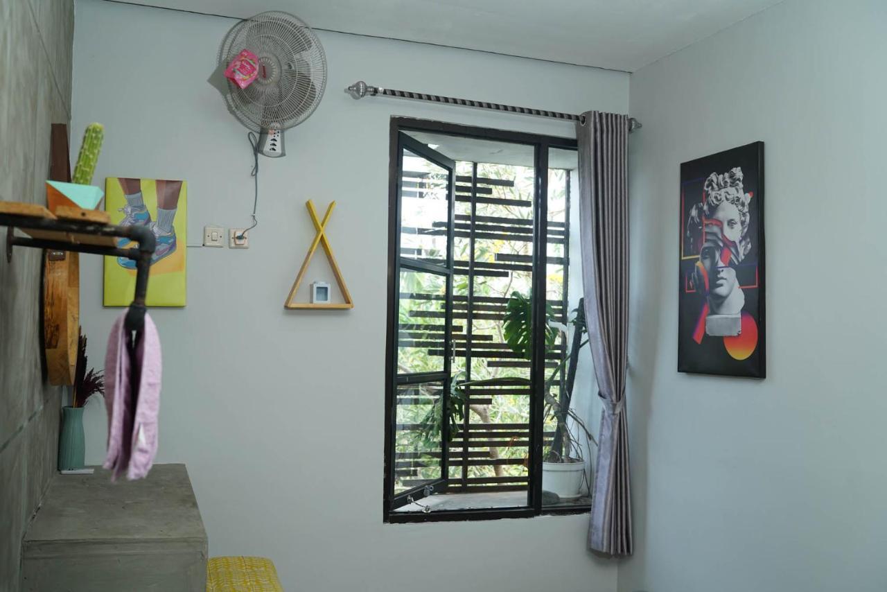 Happy House Bnb Bromo Backpacker Probolinggo Exterior photo
