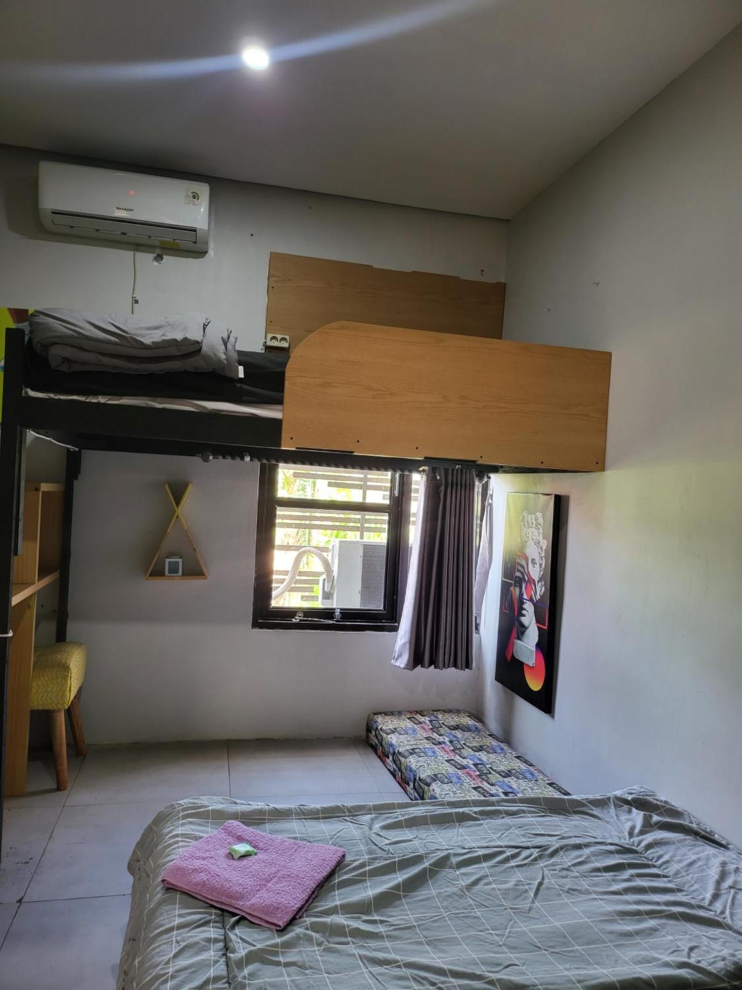 Happy House Bnb Bromo Backpacker Probolinggo Exterior photo