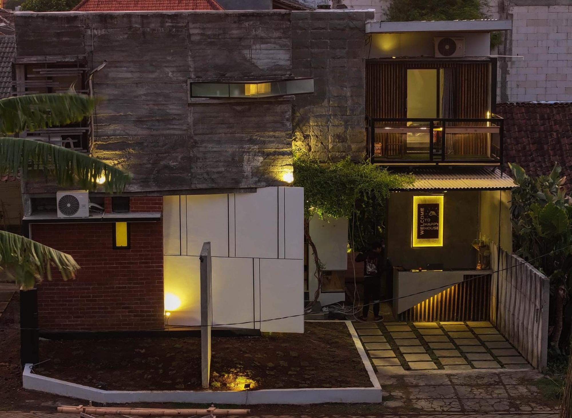 Happy House Bnb Bromo Backpacker Probolinggo Exterior photo
